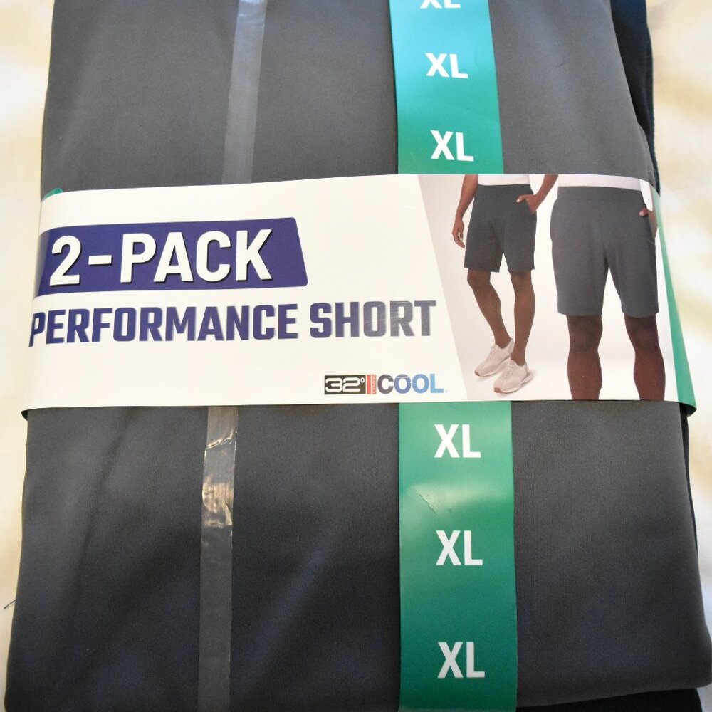 32 deg 2-pack Mens shorts - size XL (40-42)